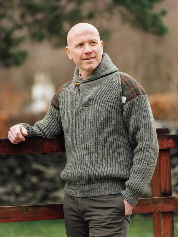 Chunky_knit_Shawl_Collar_Sweater_with_Harris_Tweed_patches_Derbytweed_3 Chunky_knit_Shawl_Collar_Sweater_with_Harris_Tweed_patches_Derbytweed_3